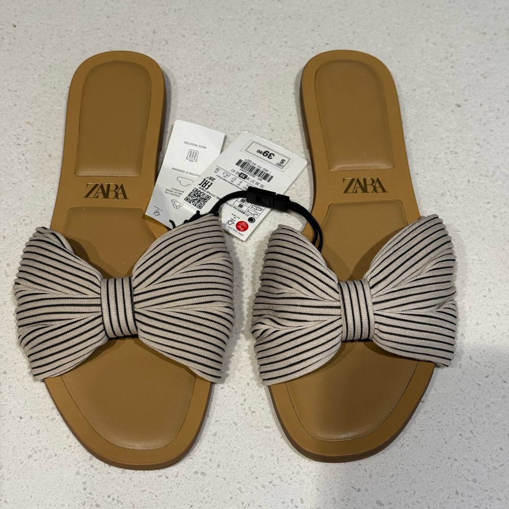 Zara NWT tan/Off-white and Black Striped Bow women’s flat Sandals - size EU 39